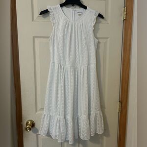 Calvin Klein Women’s  Sleeveless White Embroidery Textured White Dress size 10